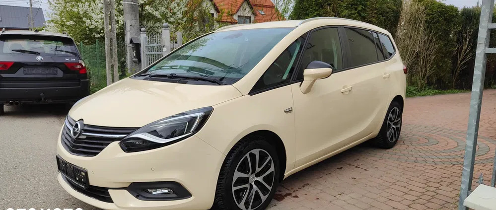 opel zafira Opel Zafira cena 34999 przebieg: 272000, rok produkcji 2018 z Kraków